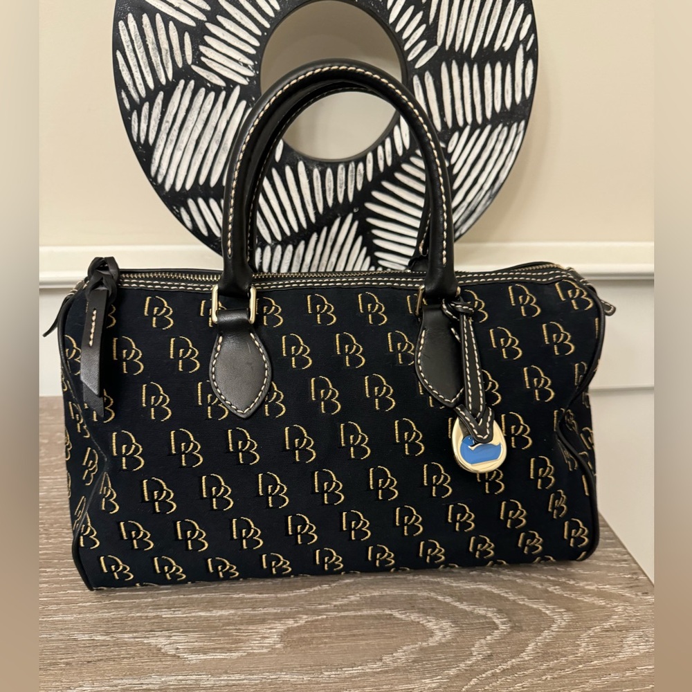 Dooney&Bourke Satchel